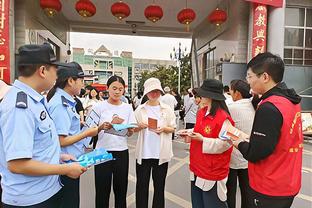 Hamm: Có vẻ như tất cả các đội đến sân nhà của chúng tôi sẽ nổ tung, chúng tôi đã làm tốt hơn với các cầu thủ ném bóng.